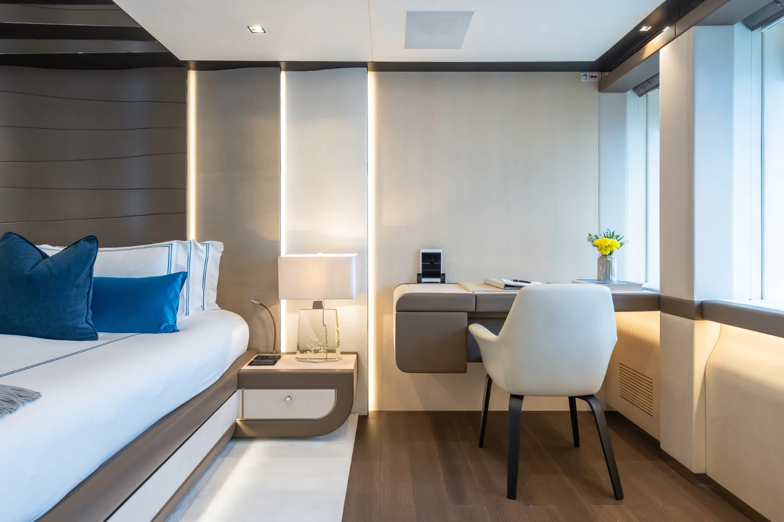 HALARA - photo 16 yacht charter Cannes