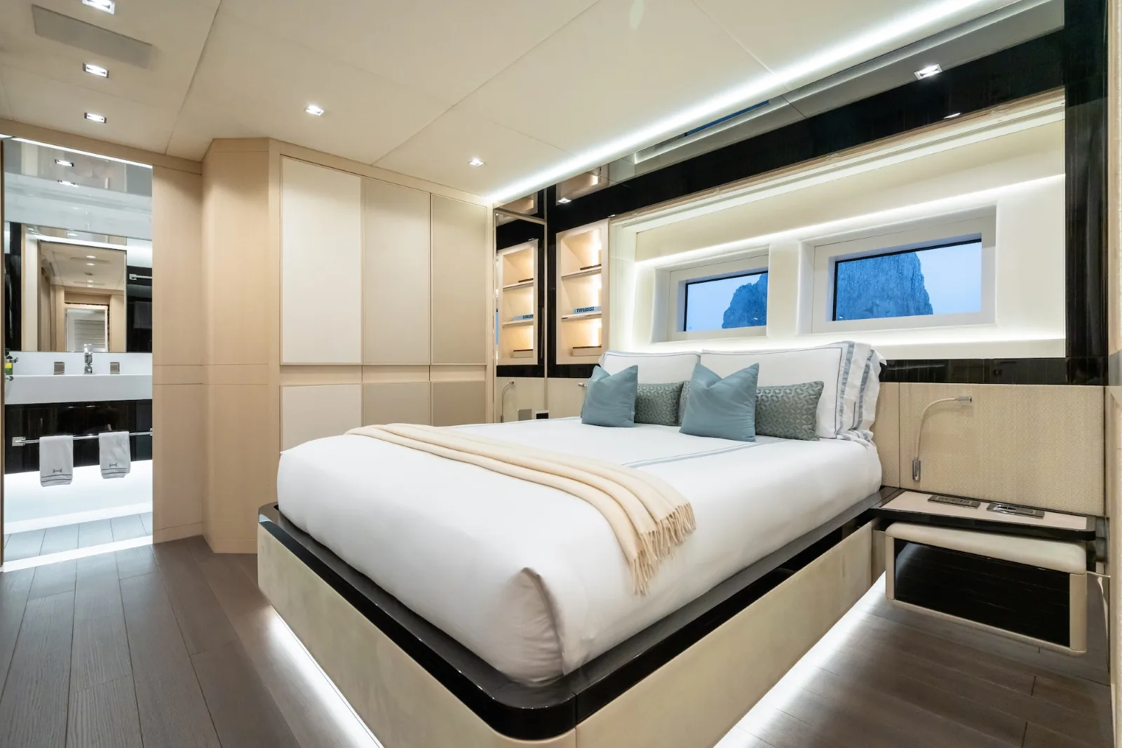 HALARA - photo 18 yacht charter Cannes