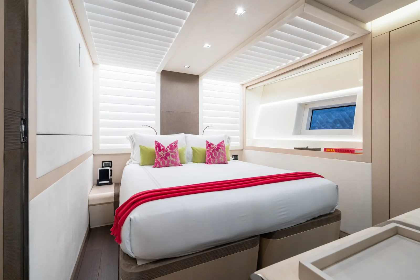 HALARA - photo 19 yacht charter Cannes
