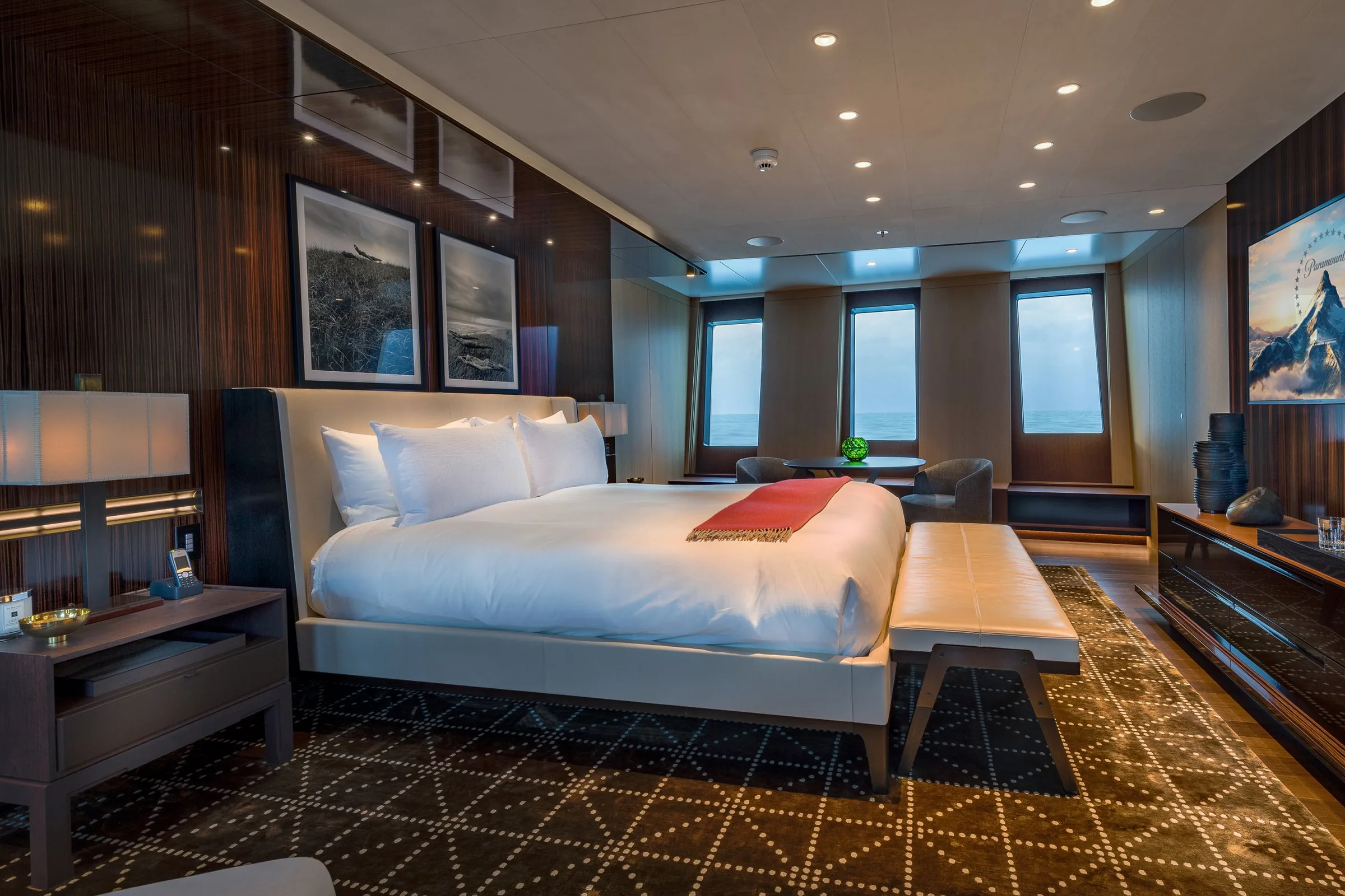 HALO - photo 3 yacht charter Cannes