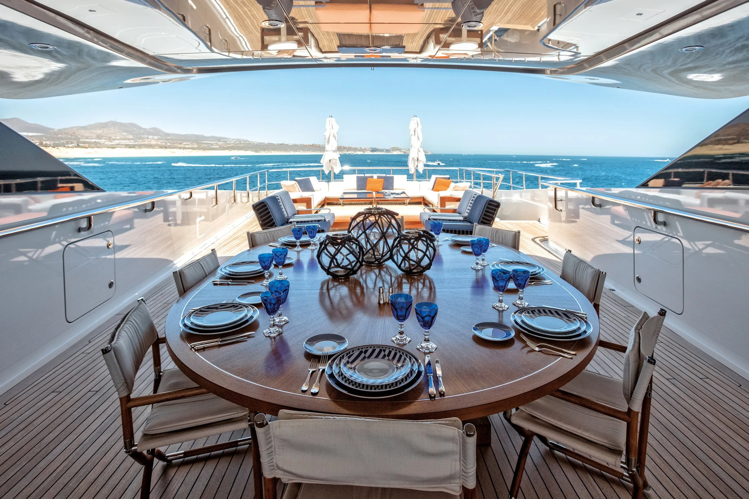 HALO - photo 17 yacht charter Cannes