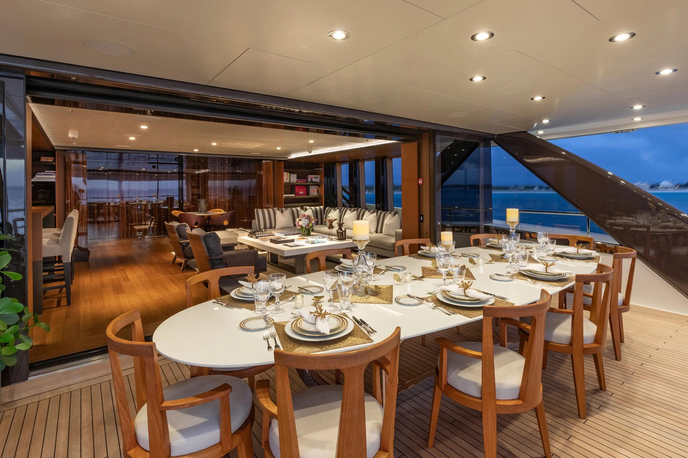 HALO - photo 21 yacht charter Cannes