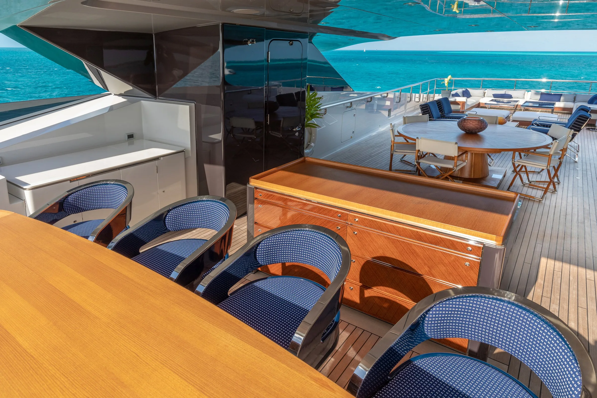 HALO - photo 24 yacht charter Cannes