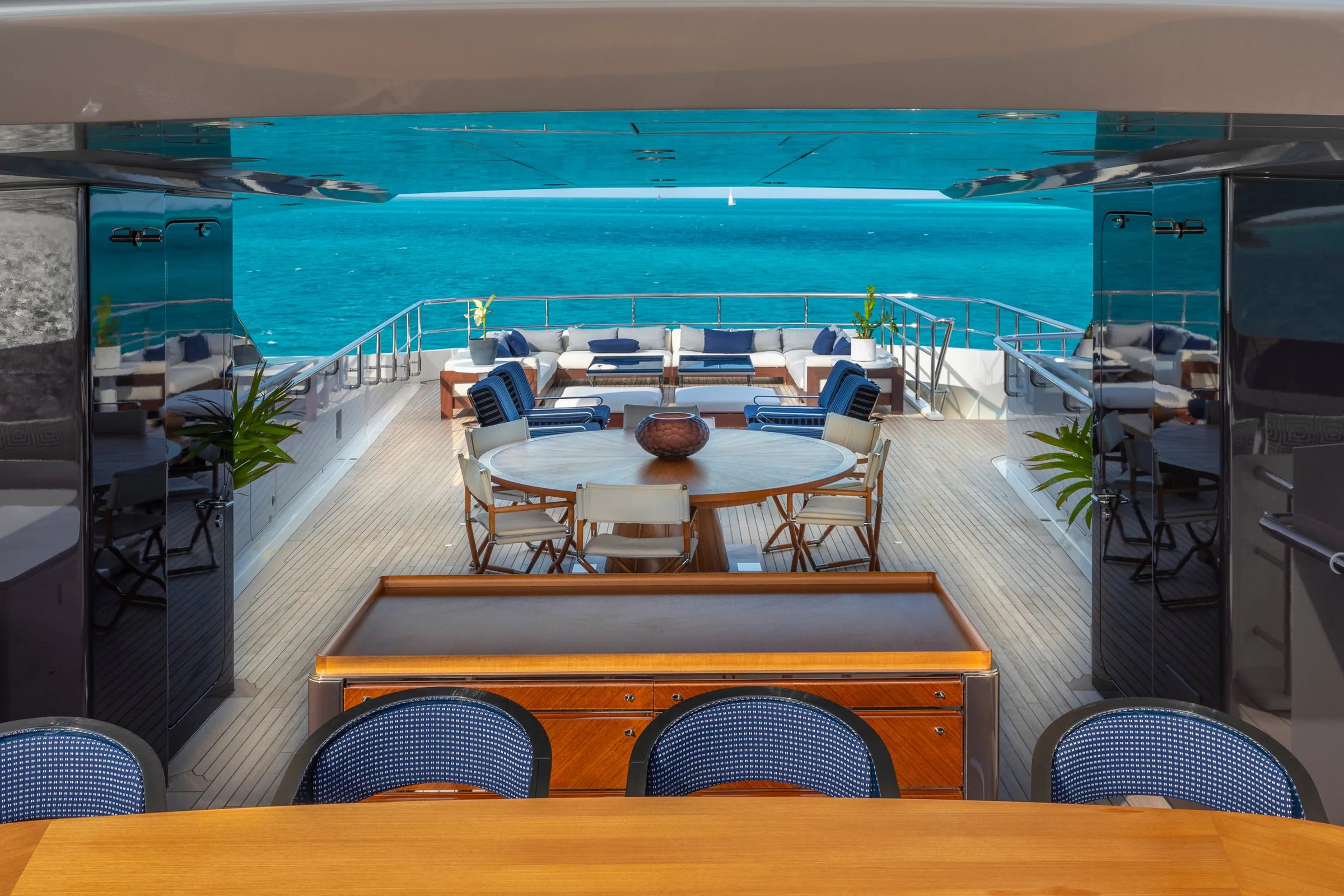 HALO - photo 26 yacht charter Cannes
