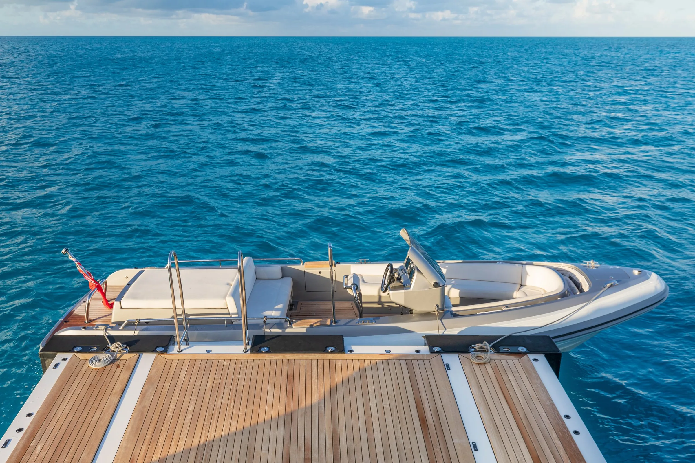 HALO - photo 27 yacht charter Cannes