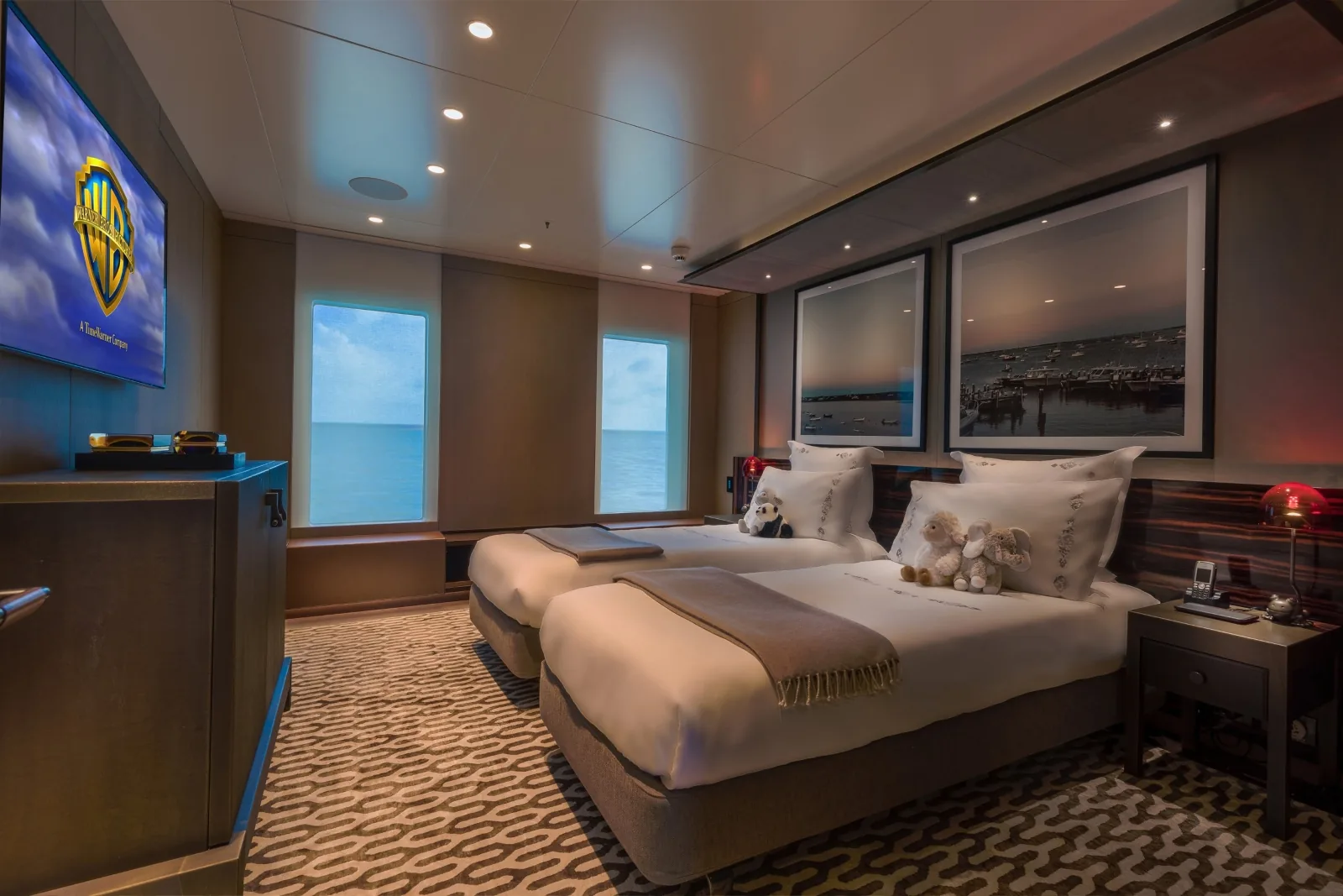 HALO - photo 34 yacht charter Cannes