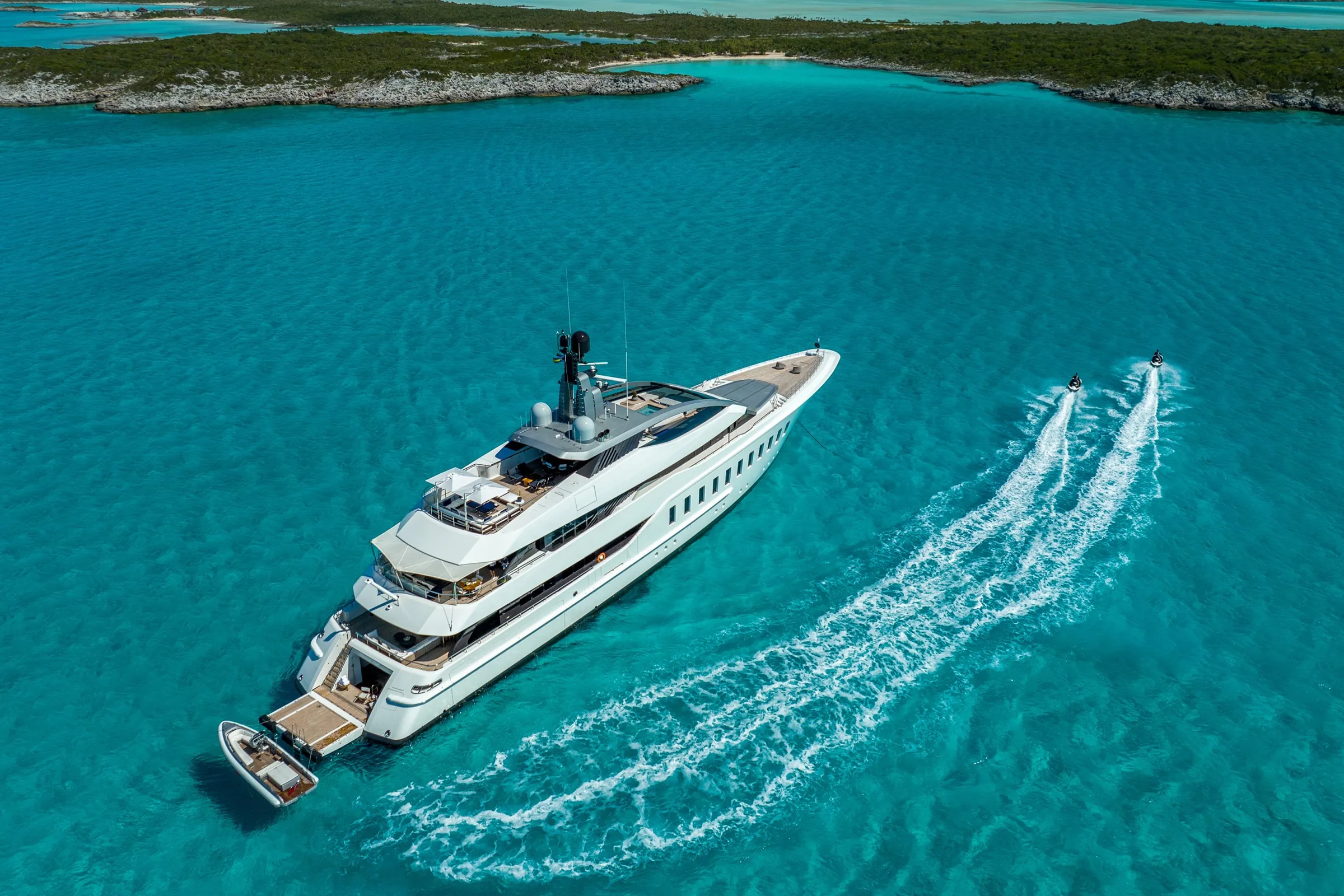HALO - photo 38 yacht charter Cannes