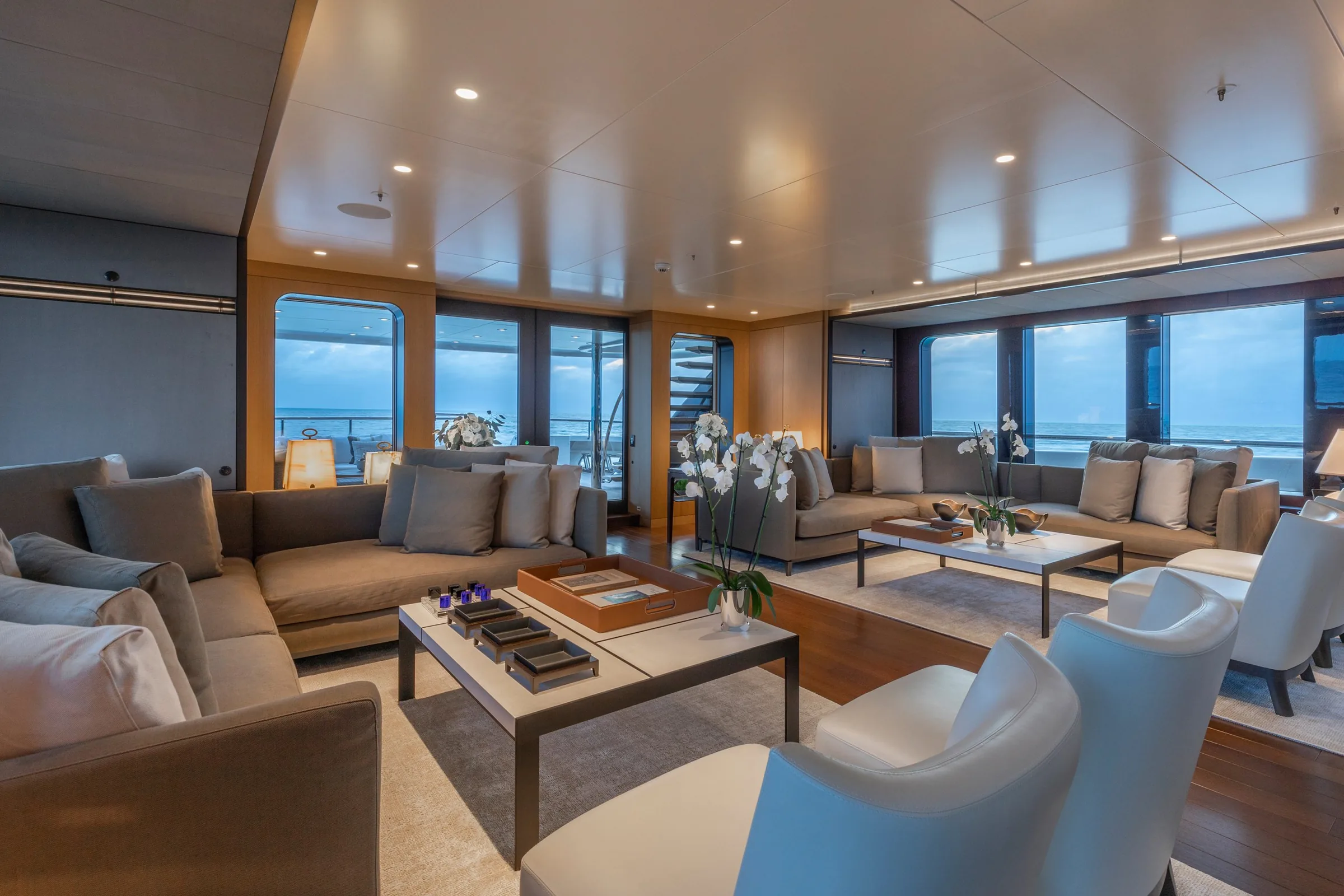 HALO - photo 40 yacht charter Cannes