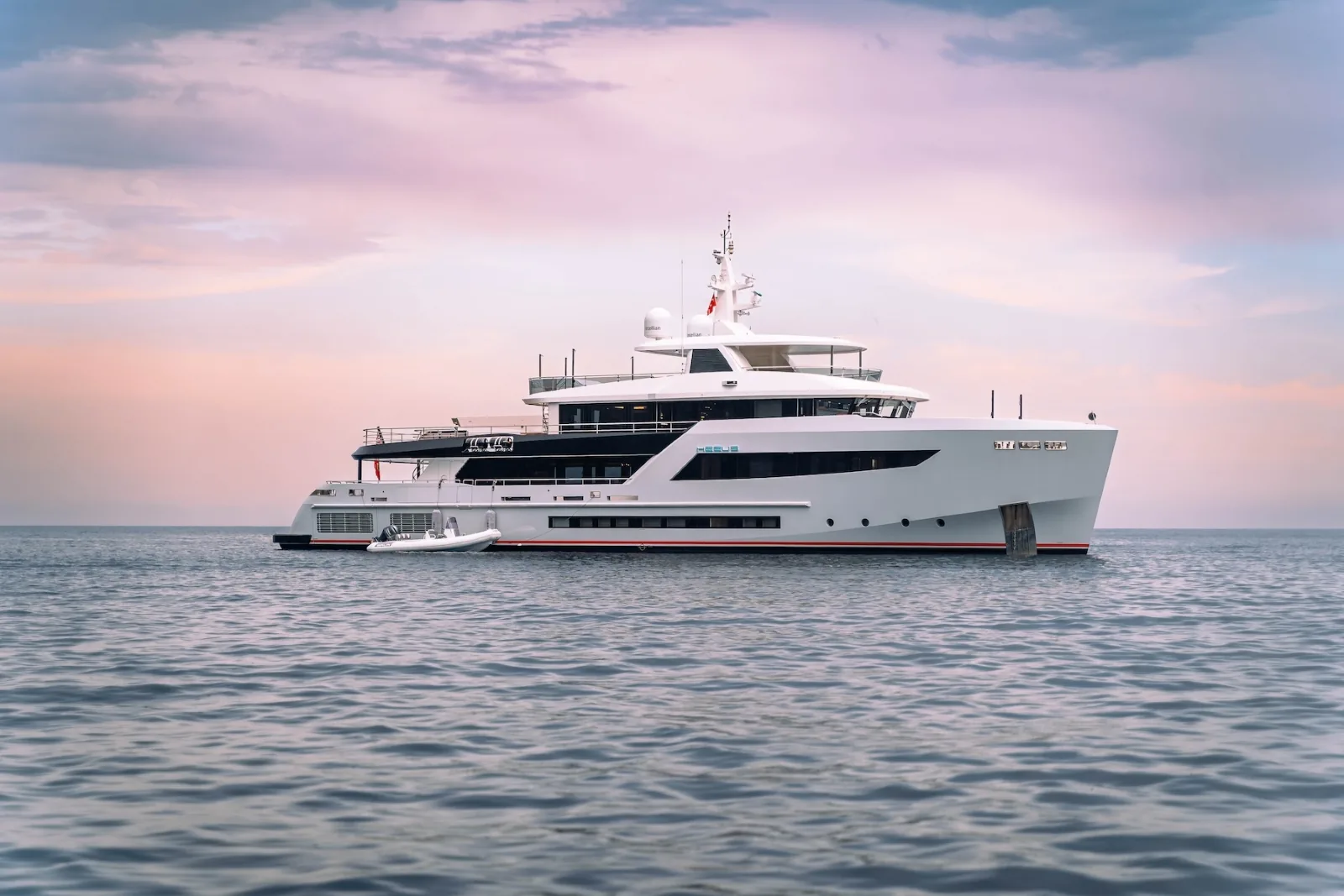 HEEUS - photo 12 yacht charter Cannes