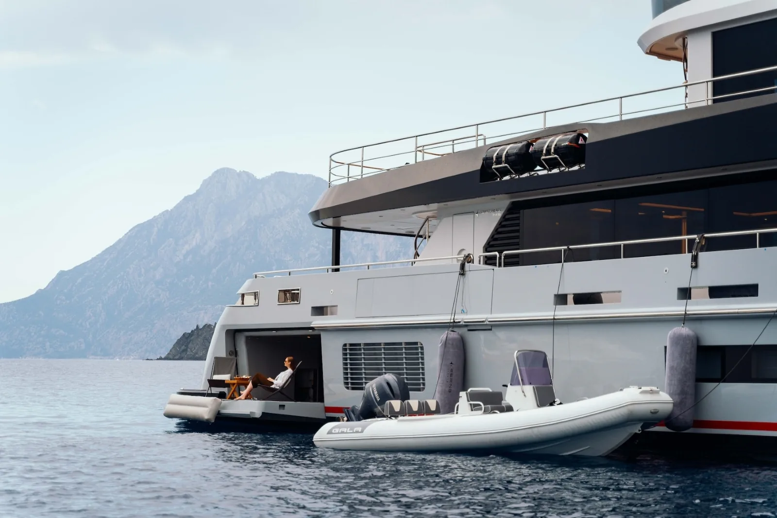 HEEUS - photo 13 yacht charter Cannes