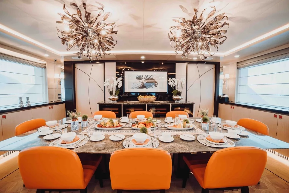 HEEUS - photo 26 yacht charter Cannes