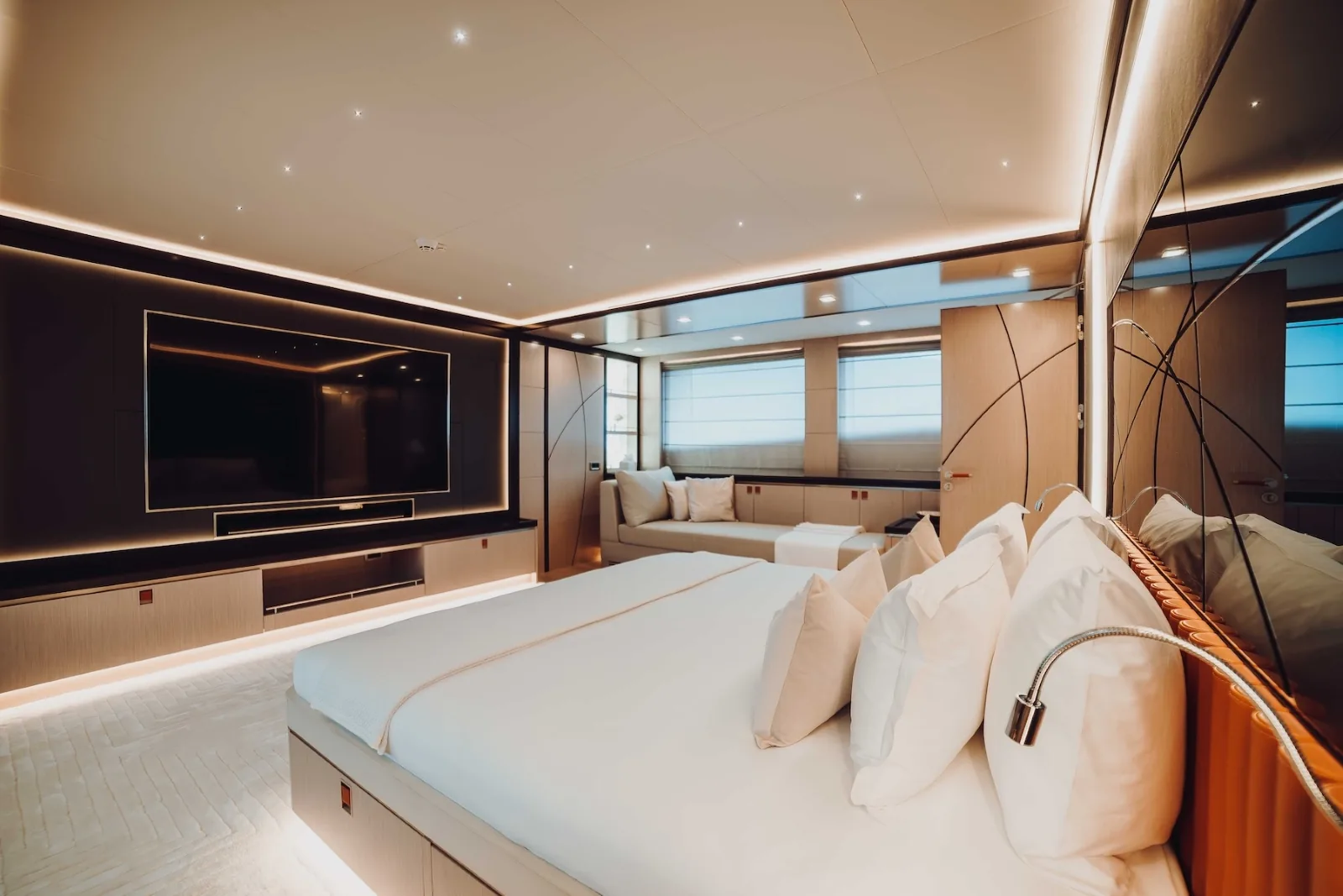 HEEUS - photo 30 yacht charter Cannes