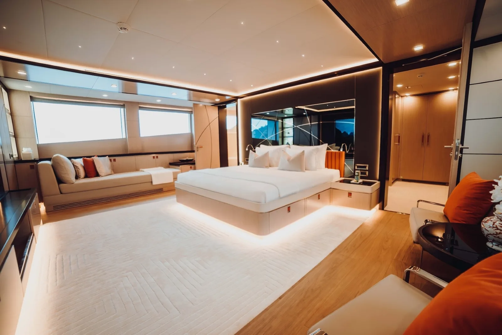HEEUS - photo 31 yacht charter Cannes