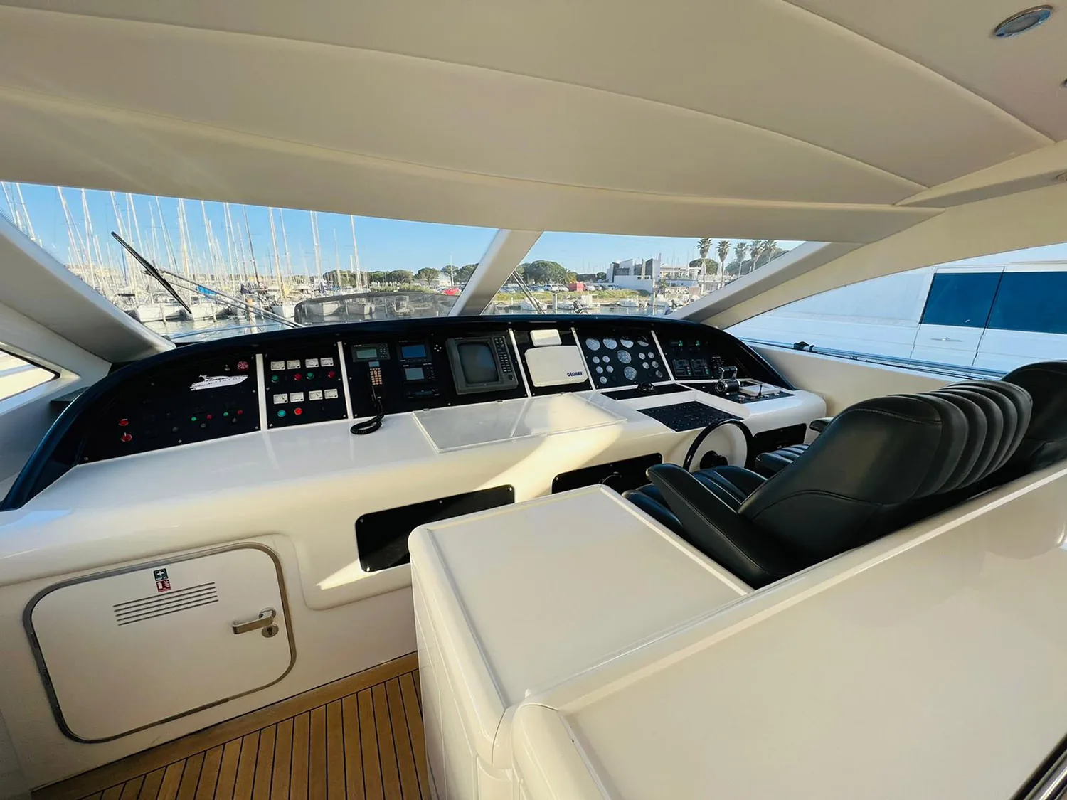 HELIOS - photo 13 yacht charter Cannes