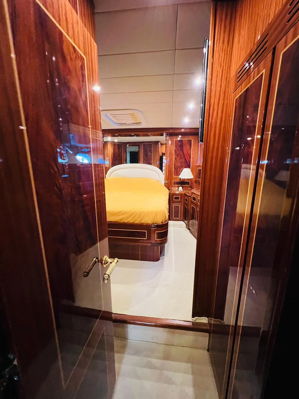 HELIOS - photo 18 yacht charter Cannes