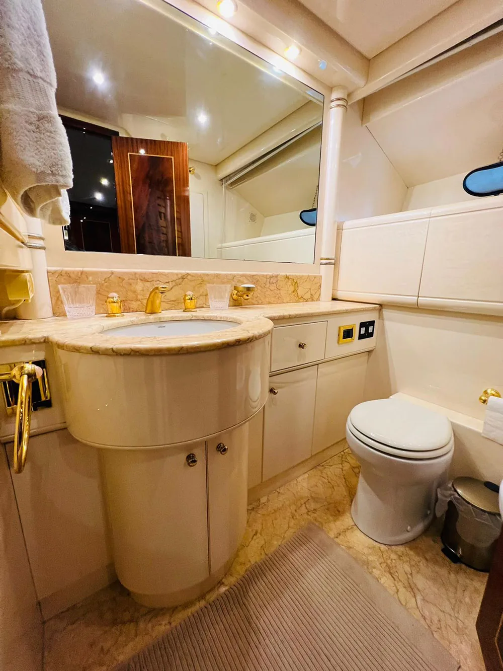 HELIOS - photo 21 yacht charter Cannes