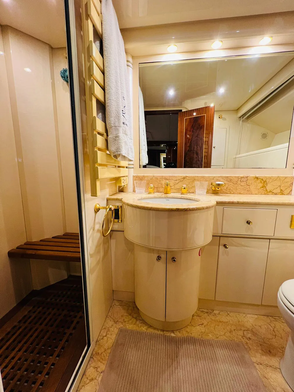 HELIOS - photo 23 yacht charter Cannes