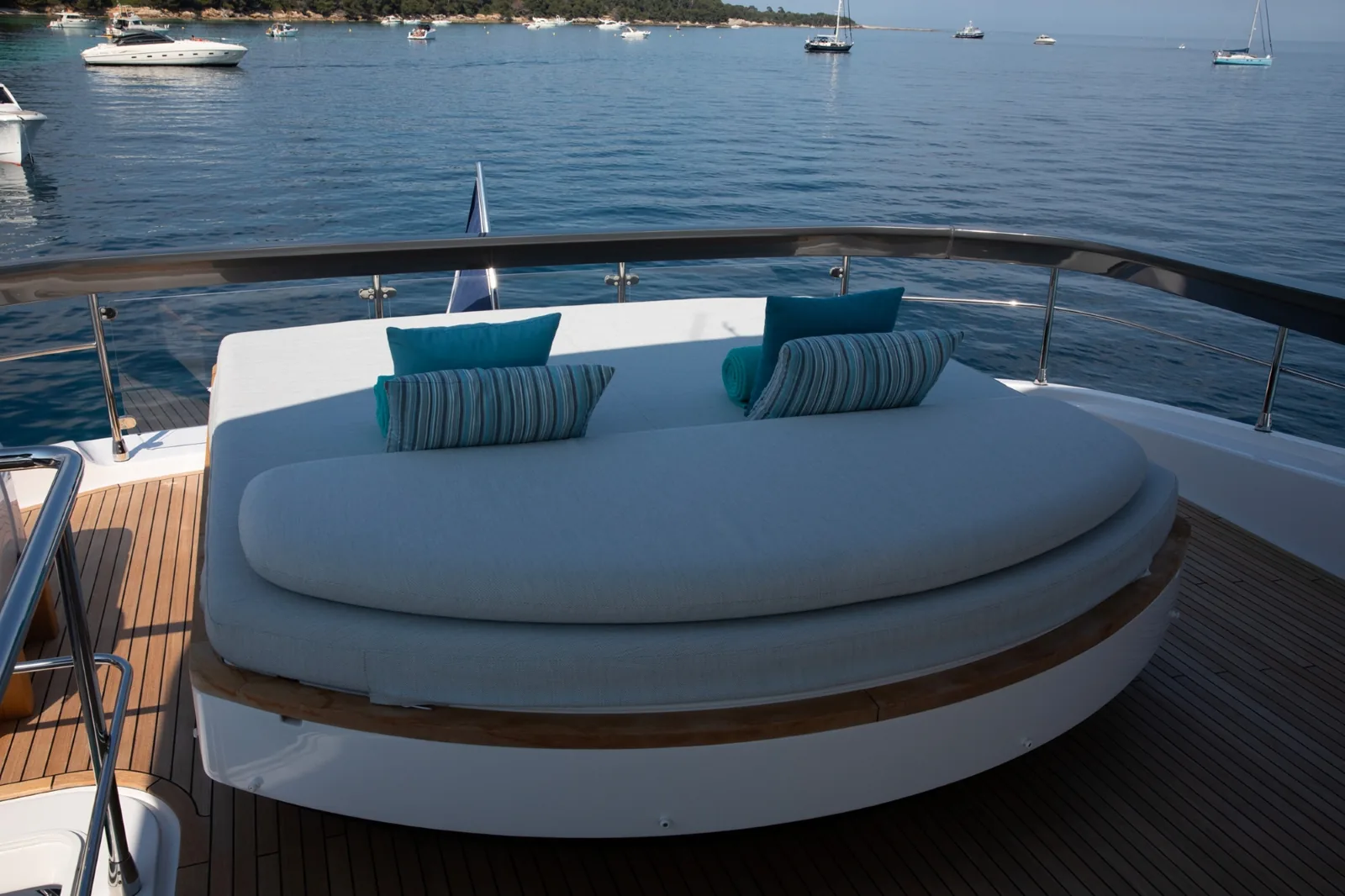 IMAGINE - photo 8 yacht charter Cannes