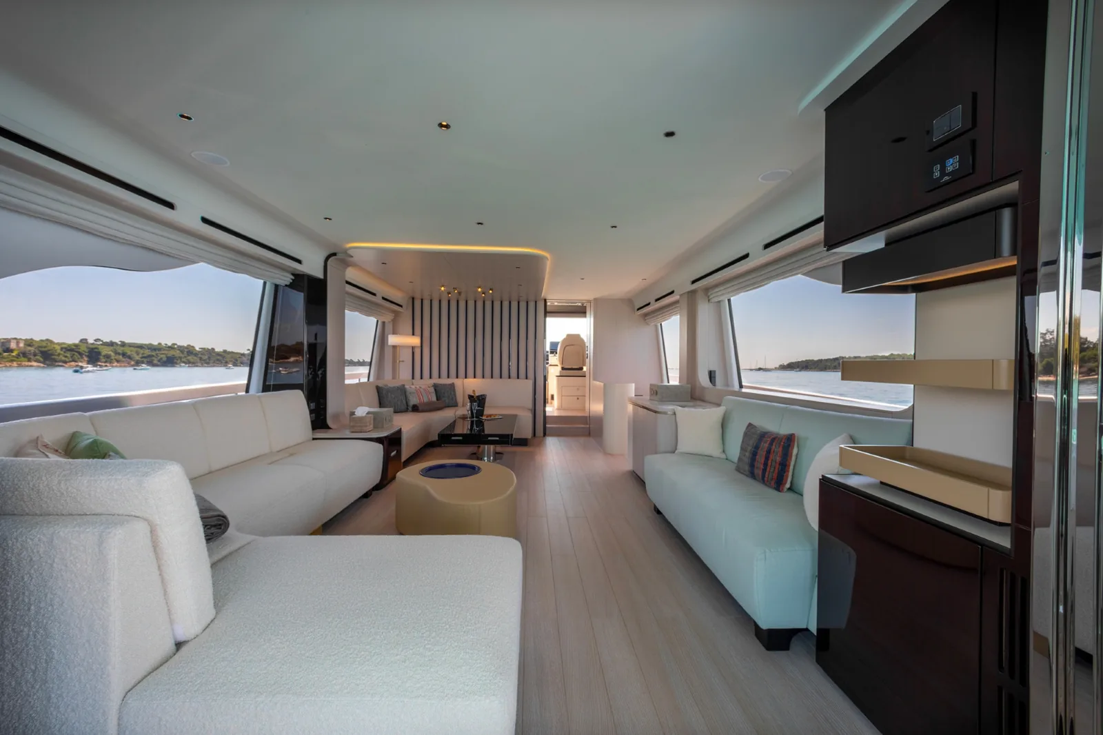 IMAGINE - photo 12 yacht charter Cannes