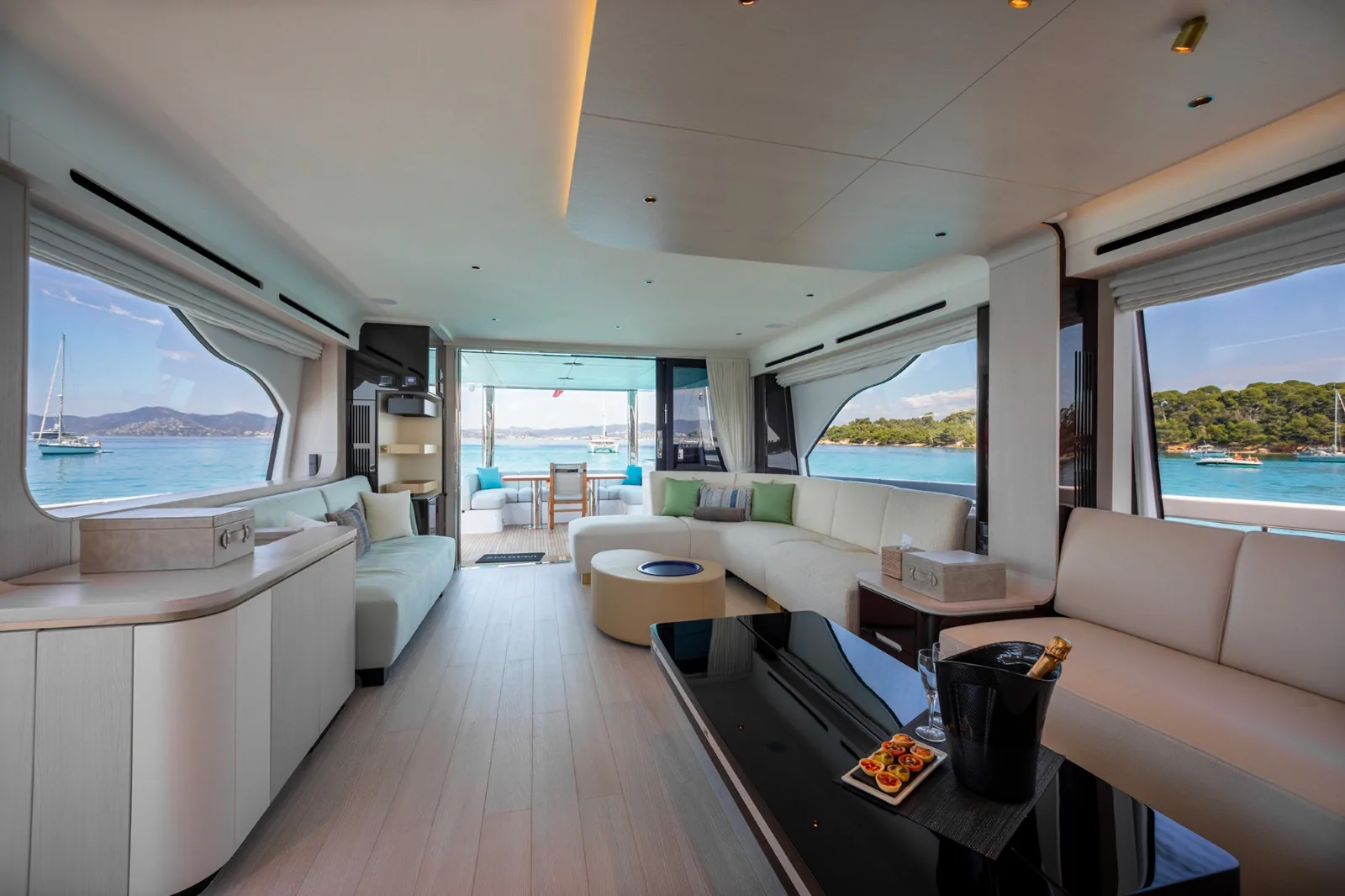IMAGINE - photo 13 yacht charter Cannes