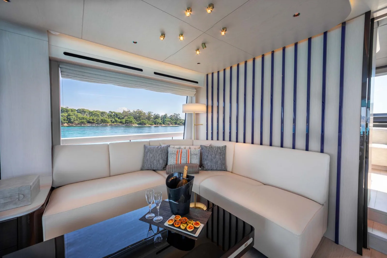 IMAGINE - photo 14 yacht charter Cannes