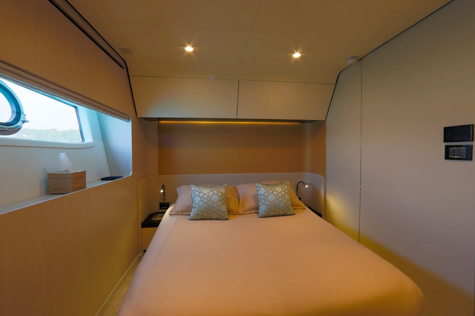 IMAGINE - photo 21 yacht charter Cannes