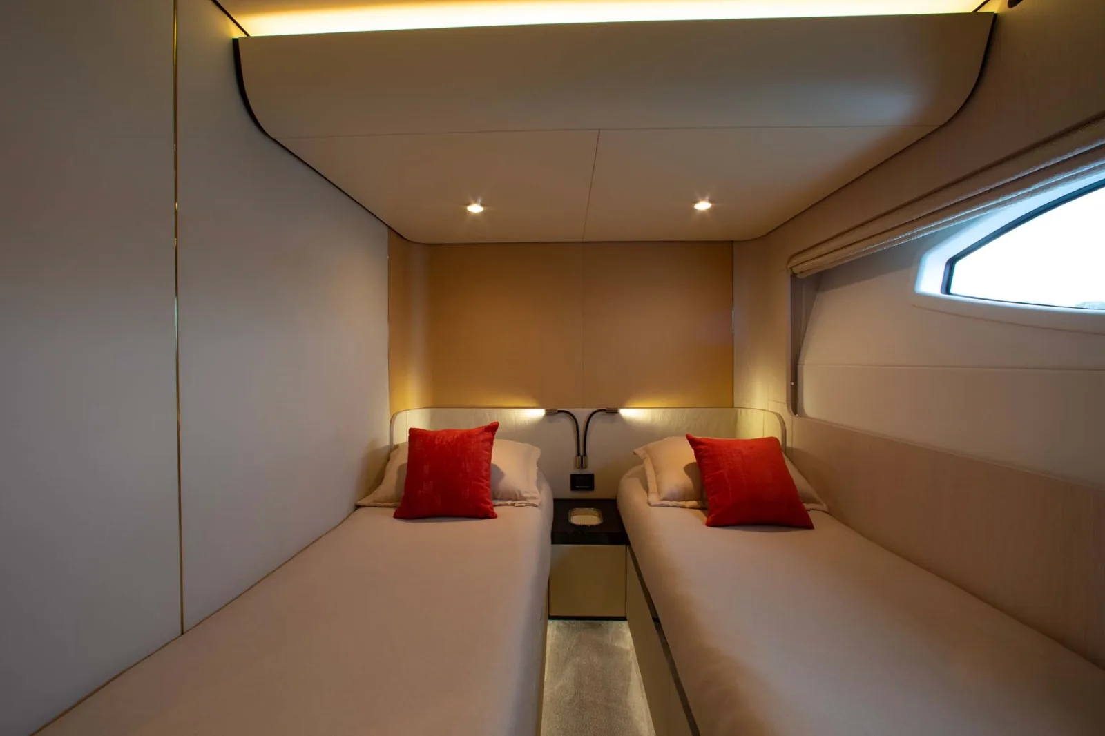 IMAGINE - photo 23 yacht charter Cannes