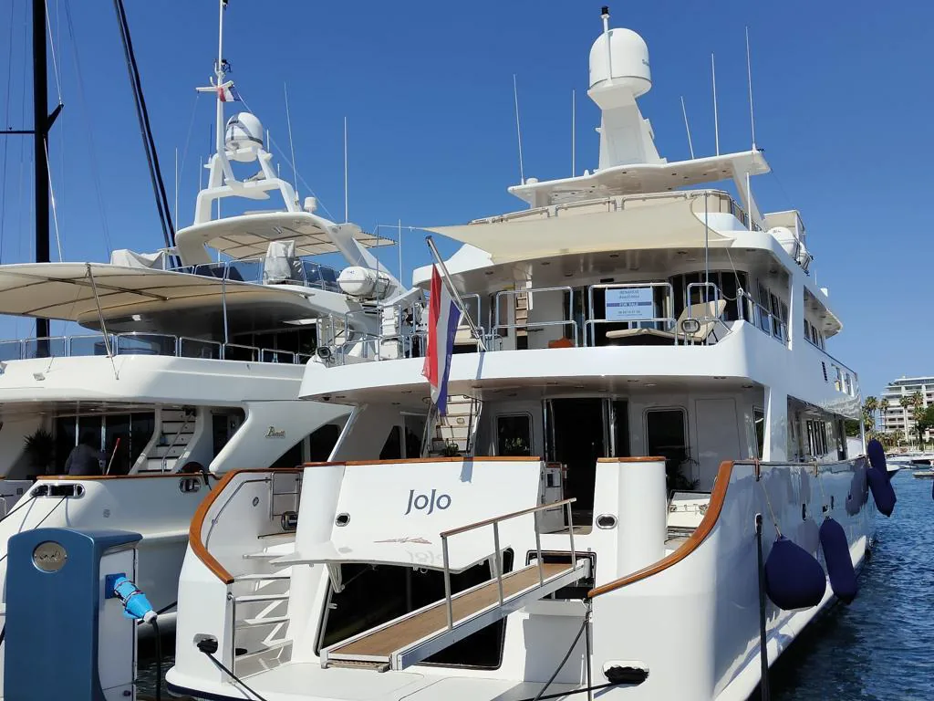 Jojo — photo 4 location yacht Cannes