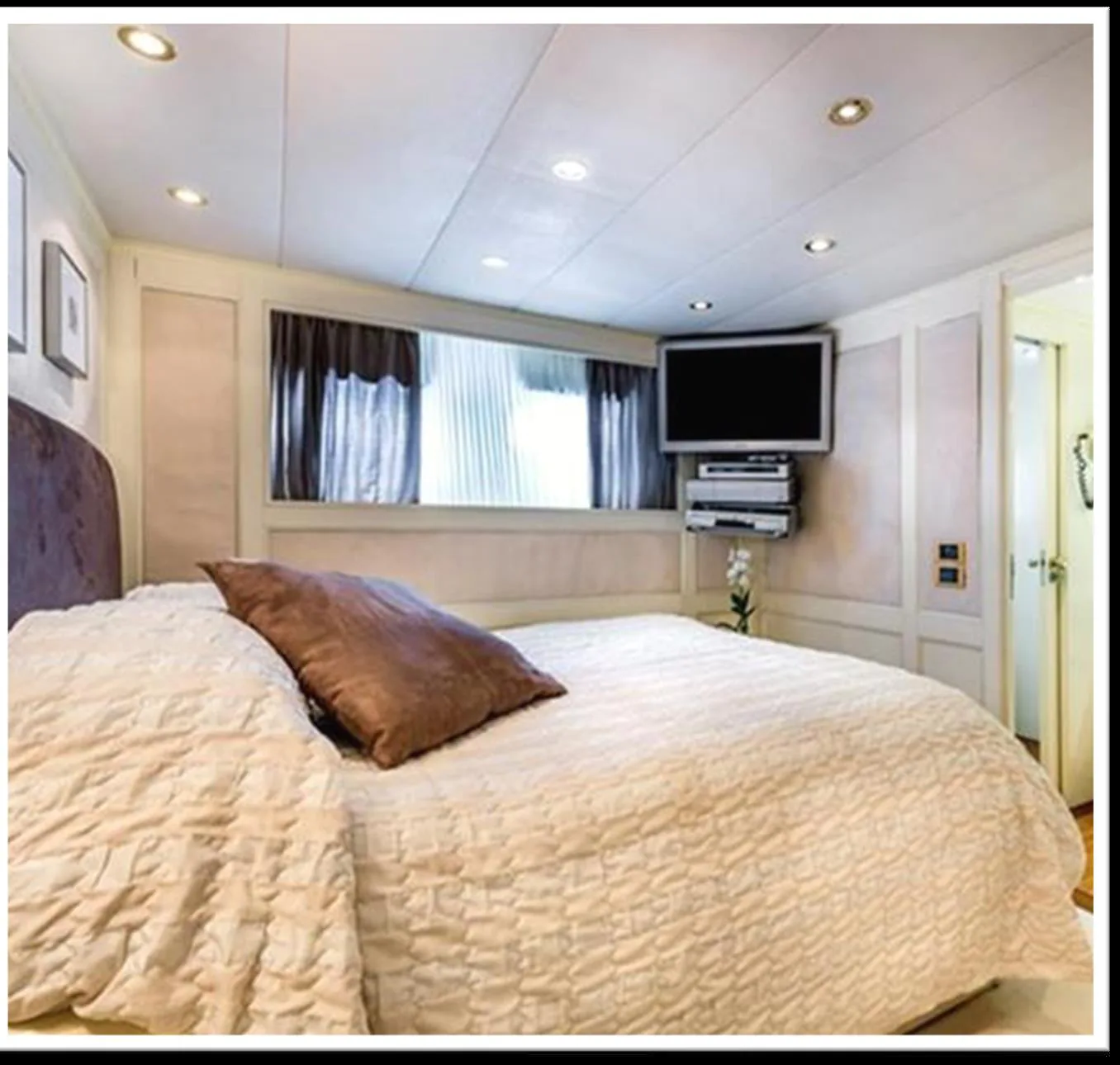 Jojo — photo 10 location yacht Cannes