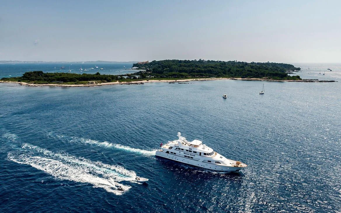 Jojo — photo 17 location yacht Cannes