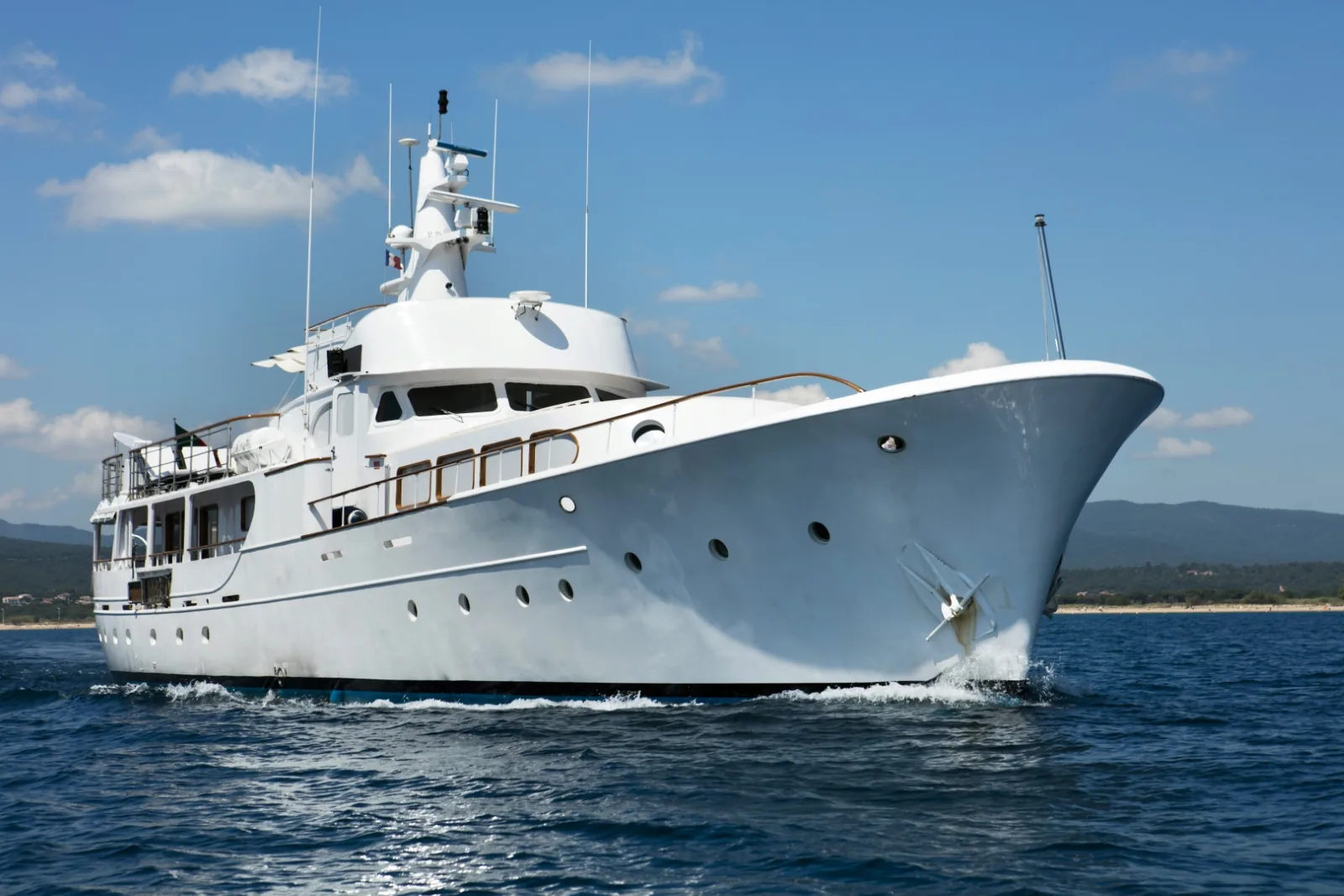LADY JERSEY - photo 2 yacht charter Cannes