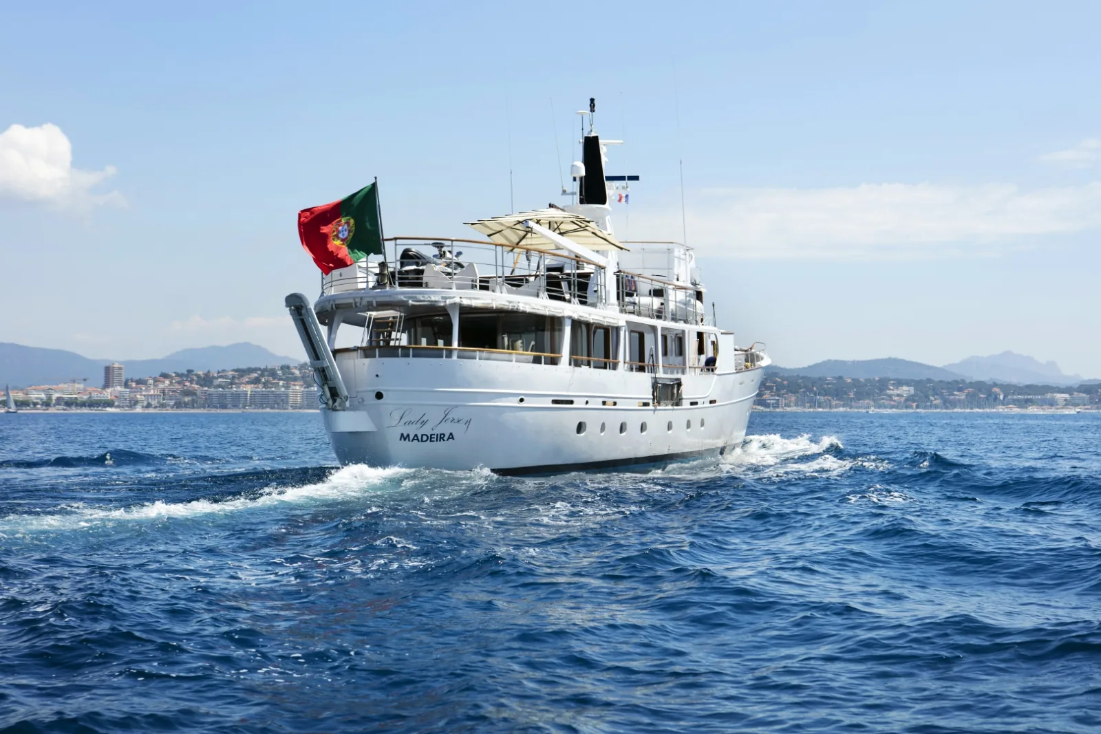 LADY JERSEY - photo 4 yacht charter Cannes