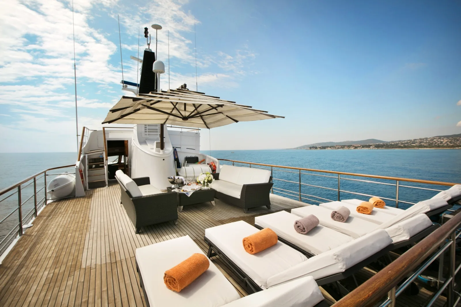 LADY JERSEY - photo 7 yacht charter Cannes