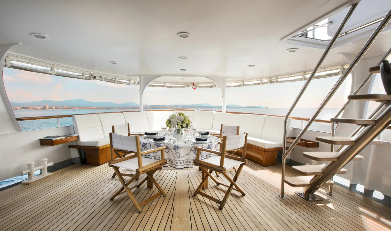 LADY JERSEY - photo 9 yacht charter Cannes