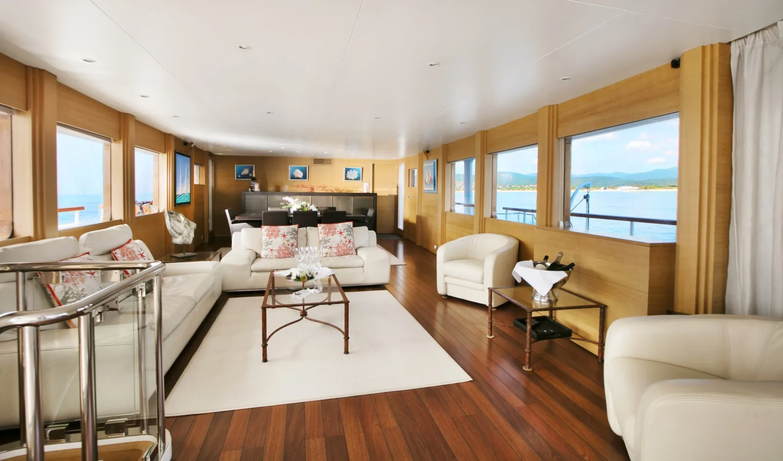 LADY JERSEY - photo 14 yacht charter Cannes