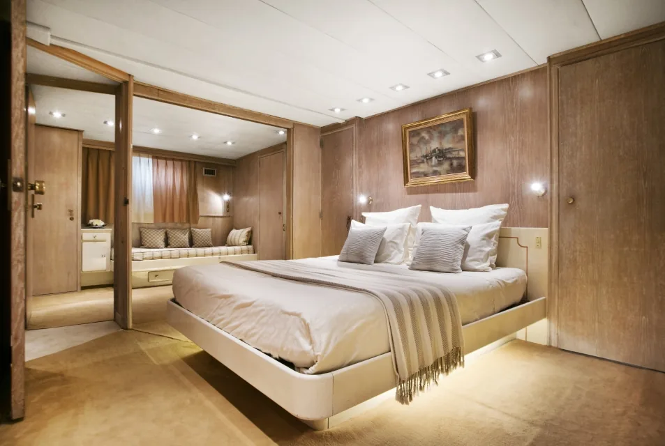 LADY JERSEY - photo 16 yacht charter Cannes