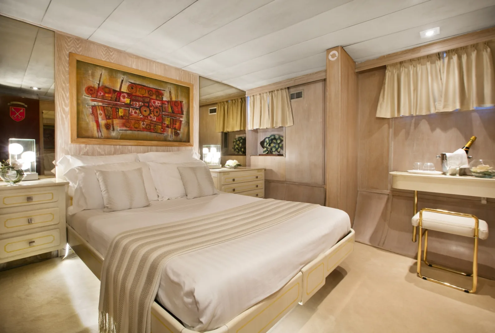 LADY JERSEY - photo 20 yacht charter Cannes