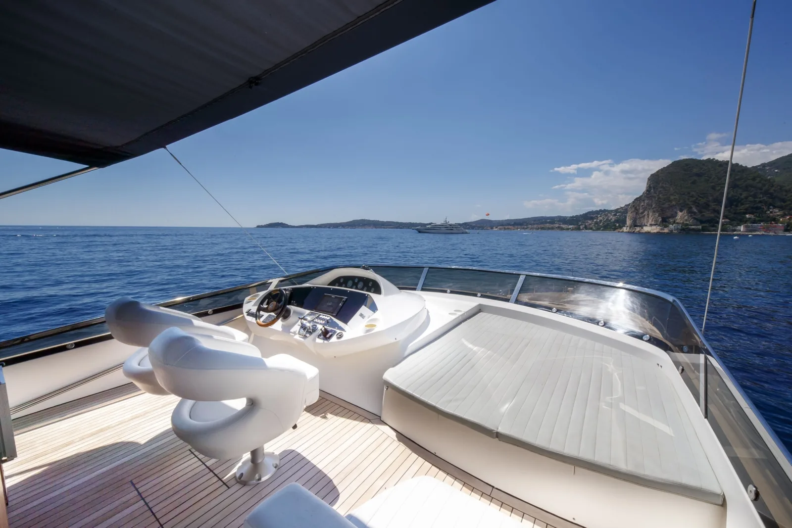 LADY YOUSRA - photo 6 yacht charter Cannes