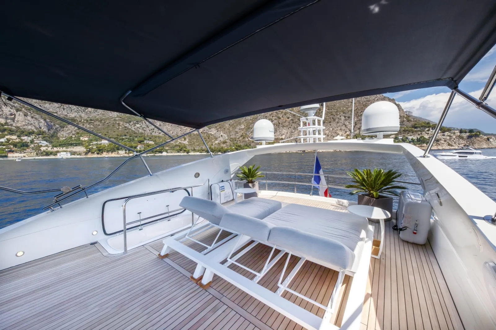 LADY YOUSRA - photo 7 yacht charter Cannes