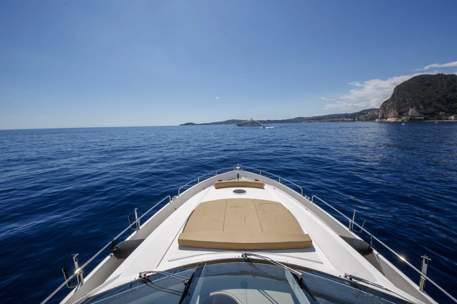 LADY YOUSRA - photo 9 yacht charter Cannes