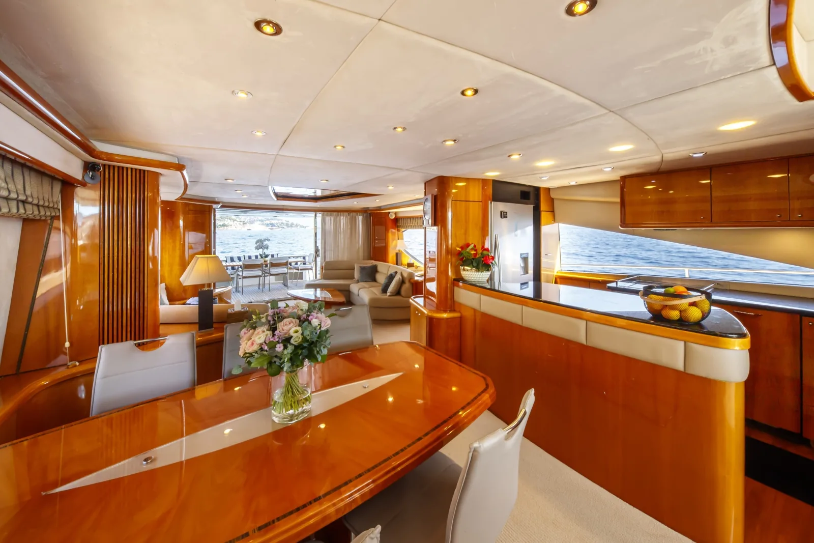 LADY YOUSRA - photo 19 yacht charter Cannes