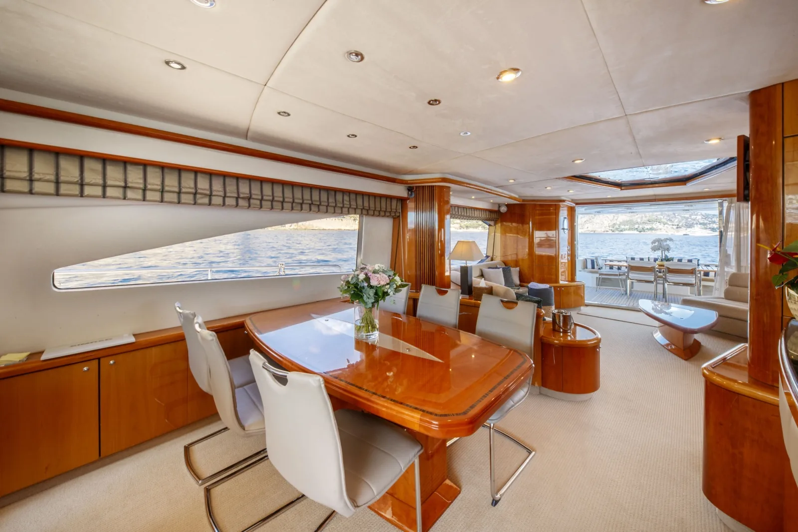 LADY YOUSRA - photo 20 yacht charter Cannes