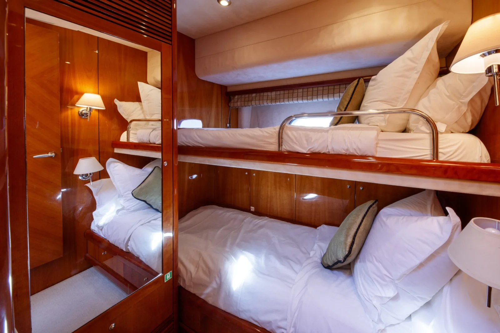LADY YOUSRA - photo 33 yacht charter Cannes