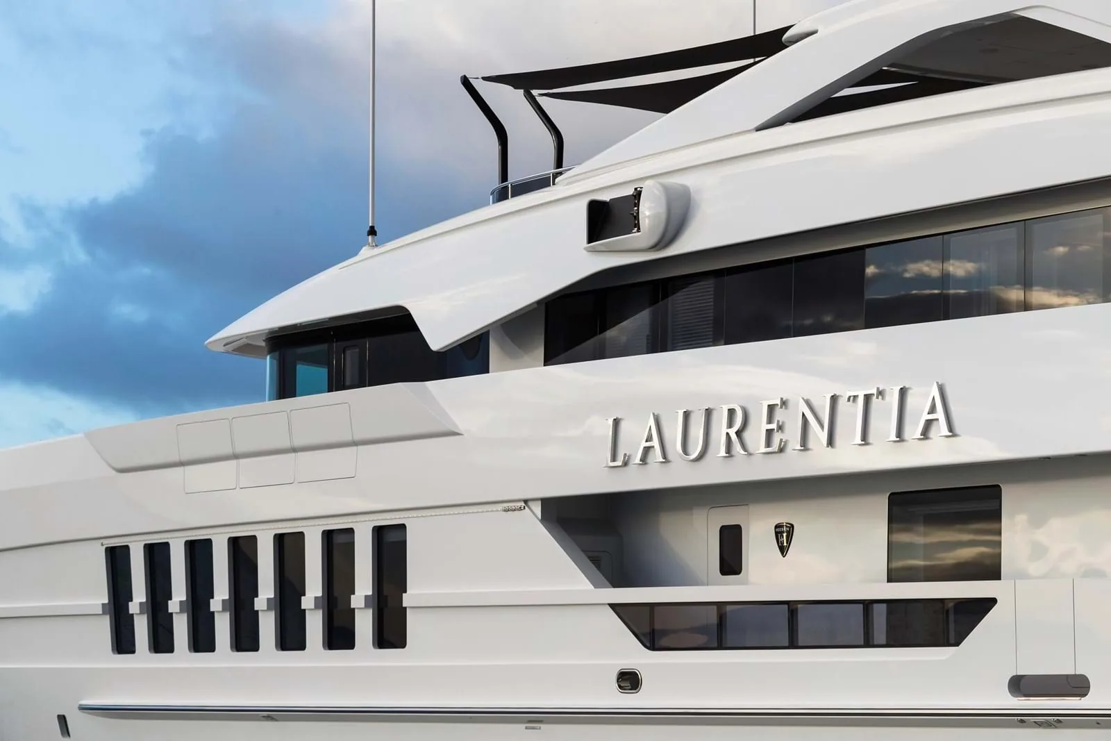 LAURENTIA - photo 5 yacht charter Cannes