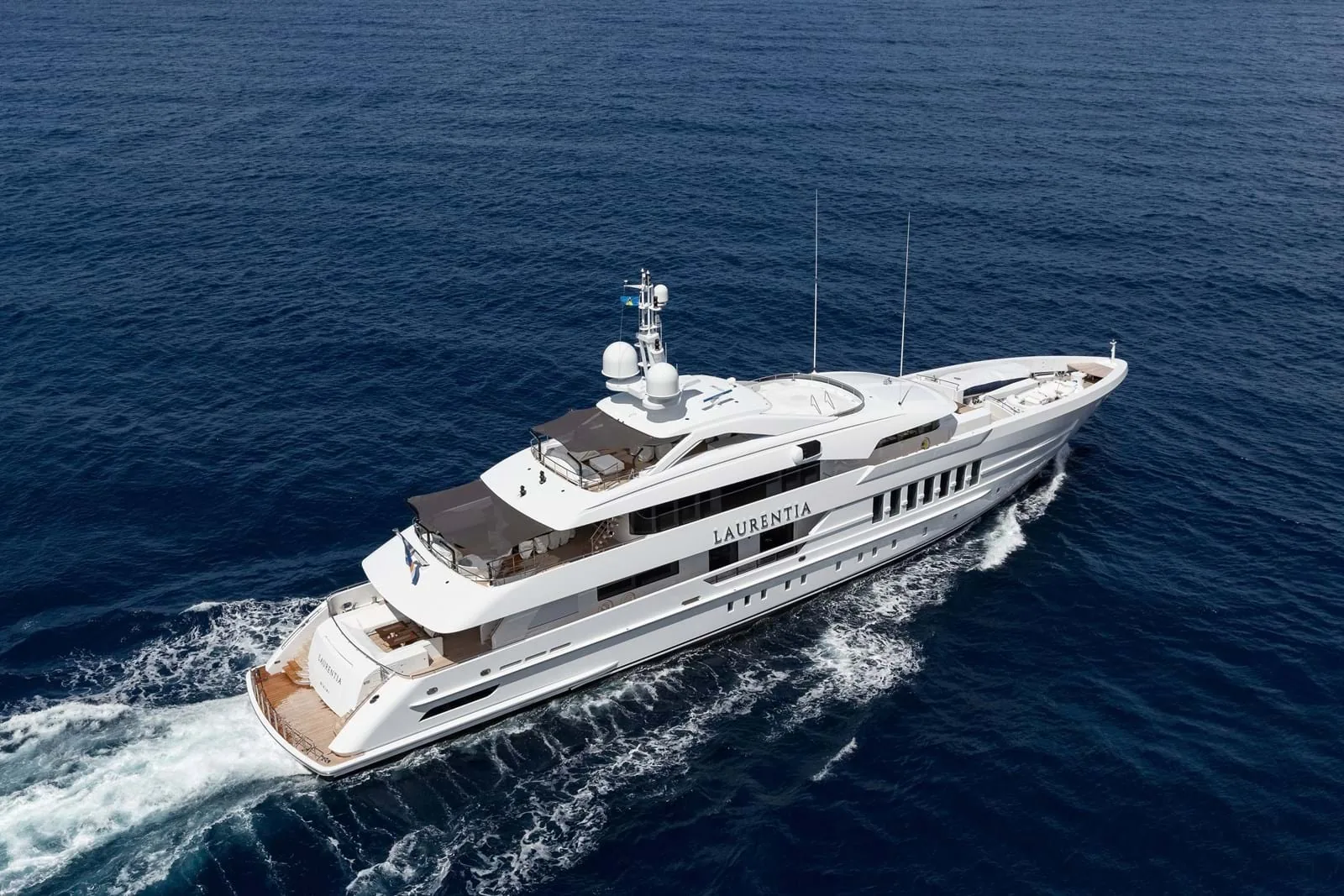 LAURENTIA - photo 8 yacht charter Cannes