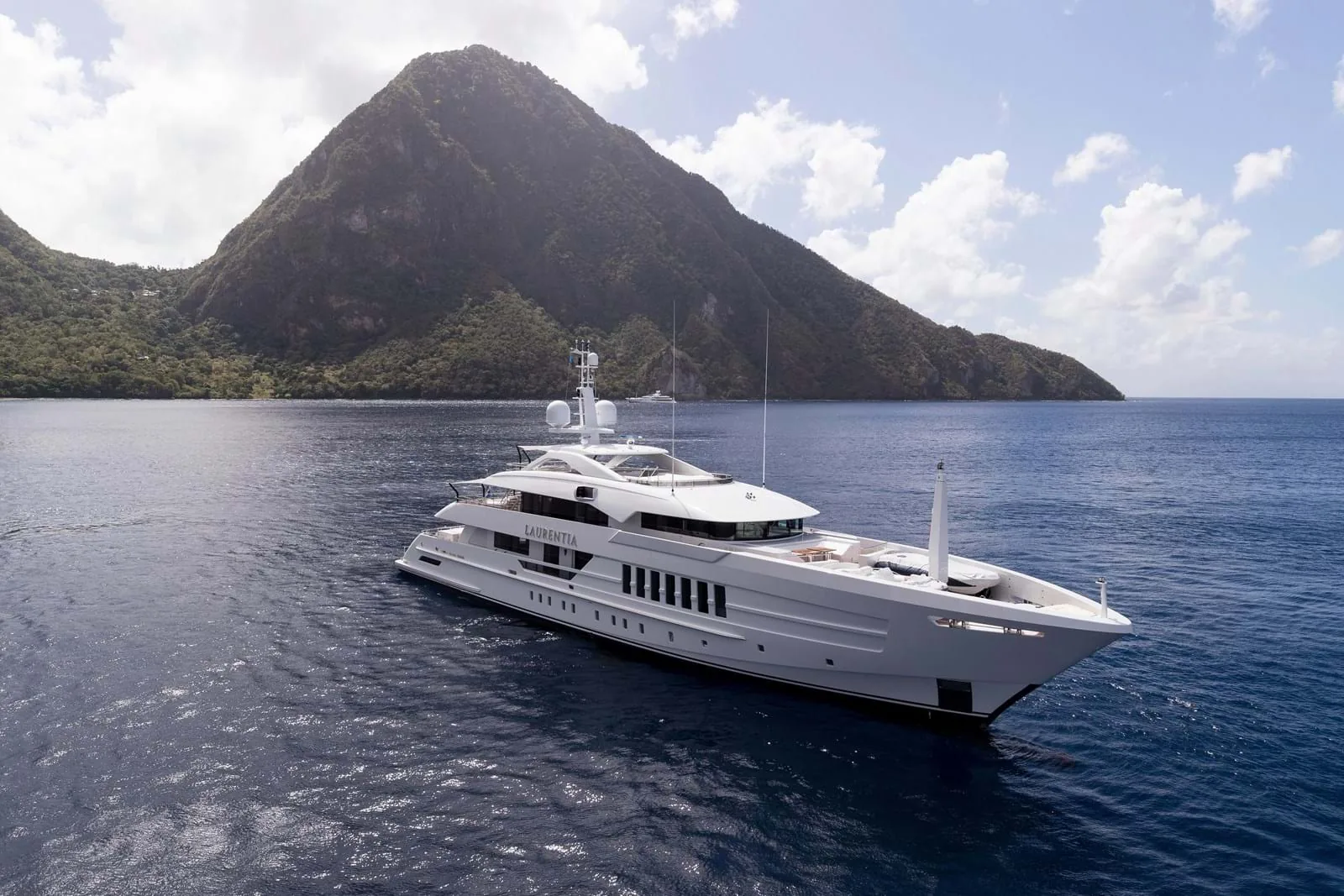 LAURENTIA - photo 9 yacht charter Cannes