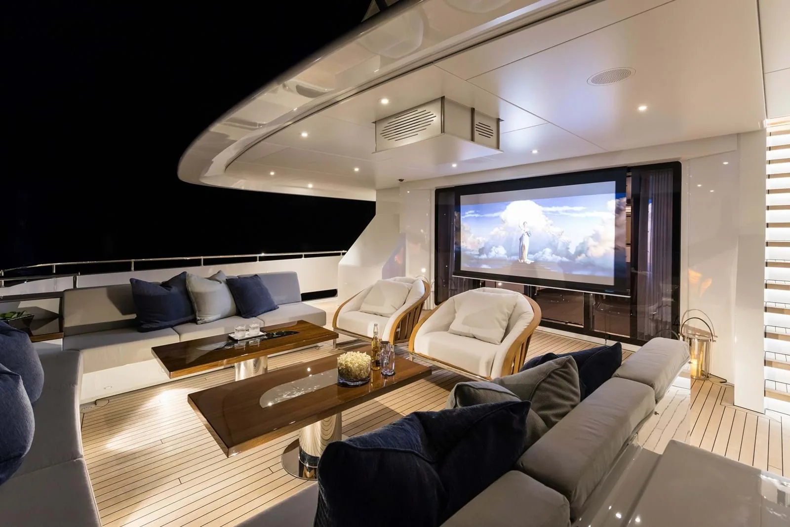LAURENTIA - photo 18 yacht charter Cannes