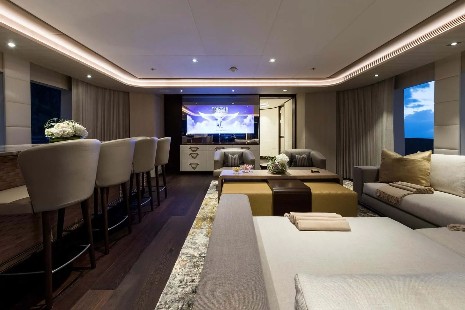 LAURENTIA - photo 24 yacht charter Cannes