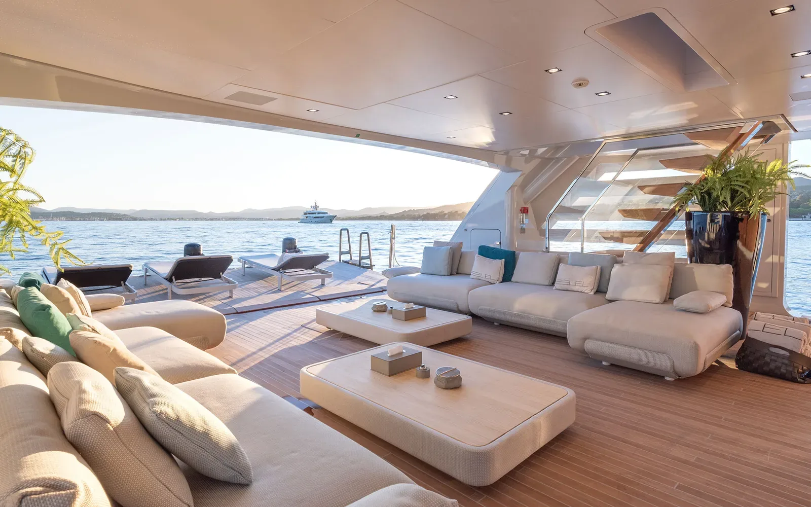 LEL - photo 7 yacht charter Cannes