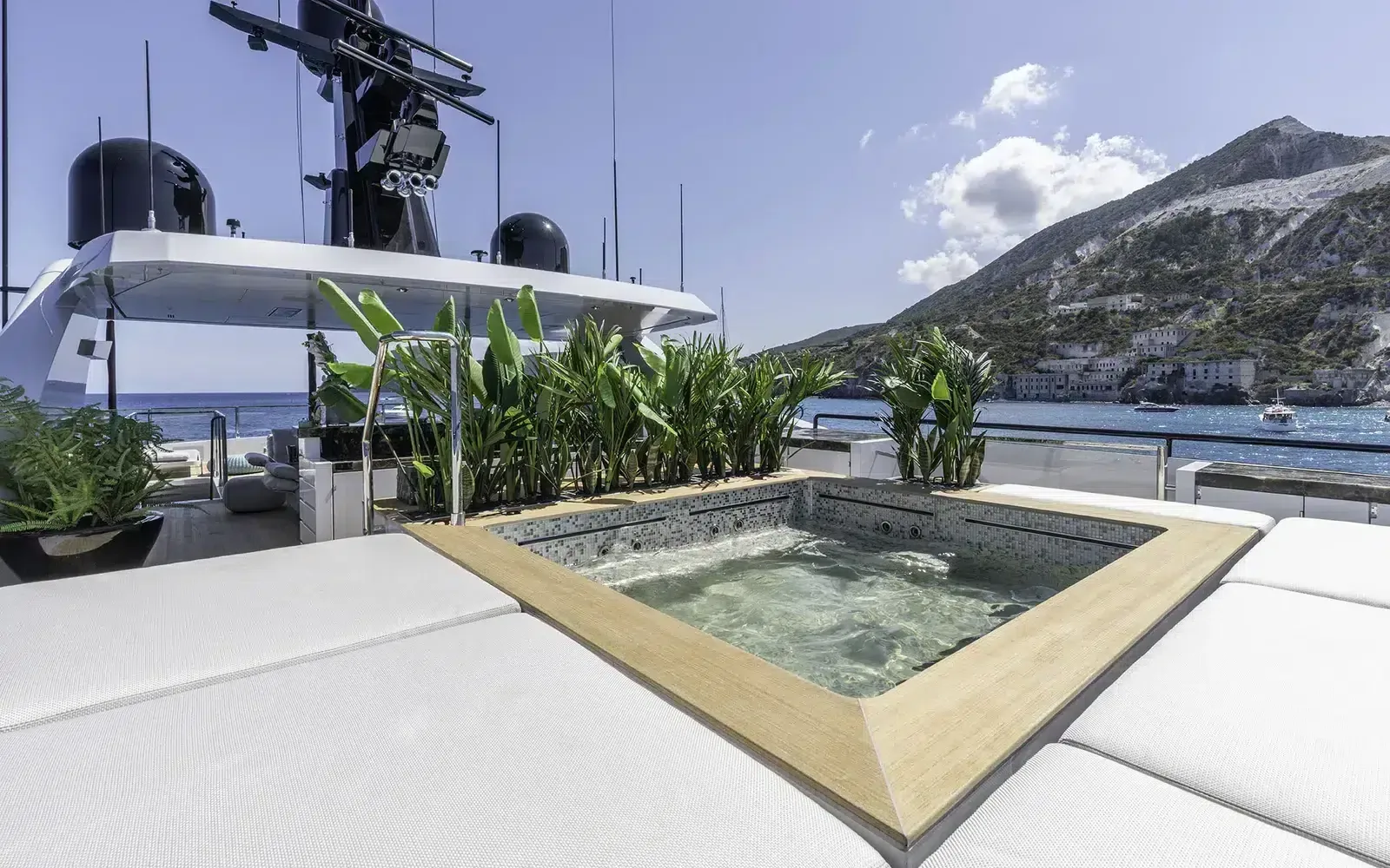 LEL - photo 8 yacht charter Cannes